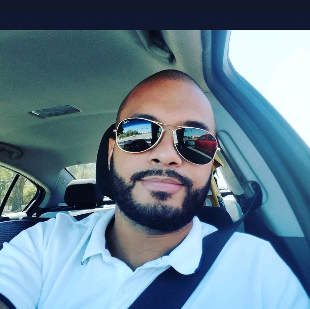 Meet your Posher, Carlos